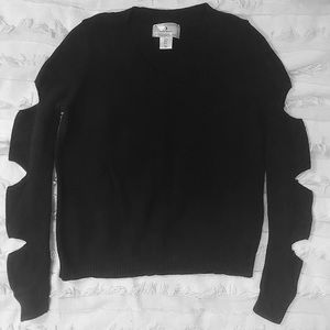 Super cute cut-out sleeve sweater!